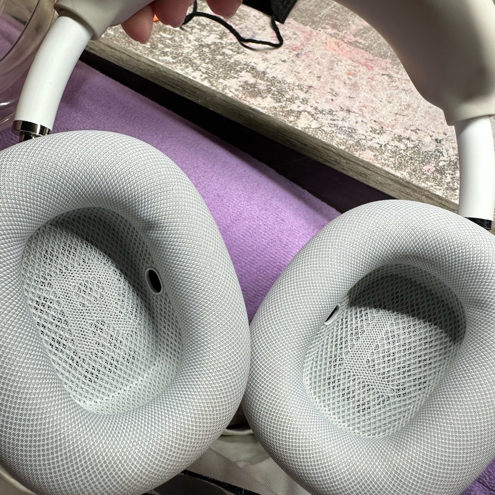 Apple AirPod Max Over-Ear Headphones with Taylor Swift Stickers - Picture 4 of 7